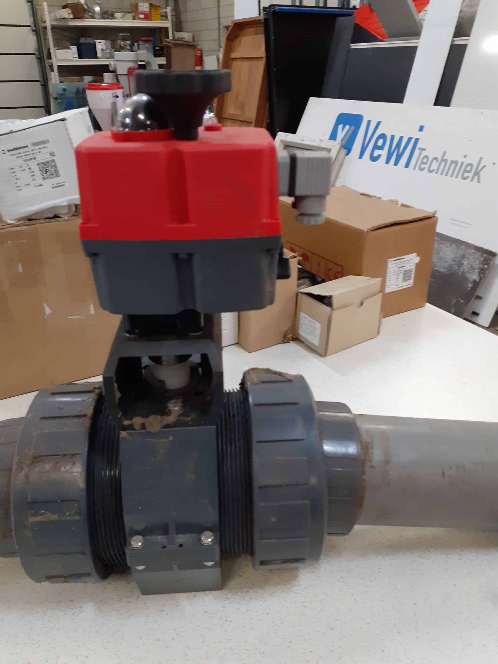Kogelkraan motor bestuurd PVC DN80